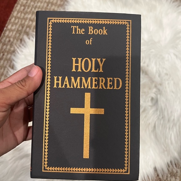 Spirit‎ Halloween ‘Sinful Sister’ - Picture 7 of 9